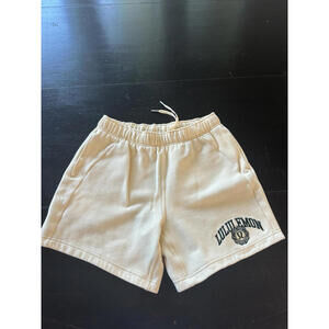 Lululemon Scuba Short HR in butter yellow size M